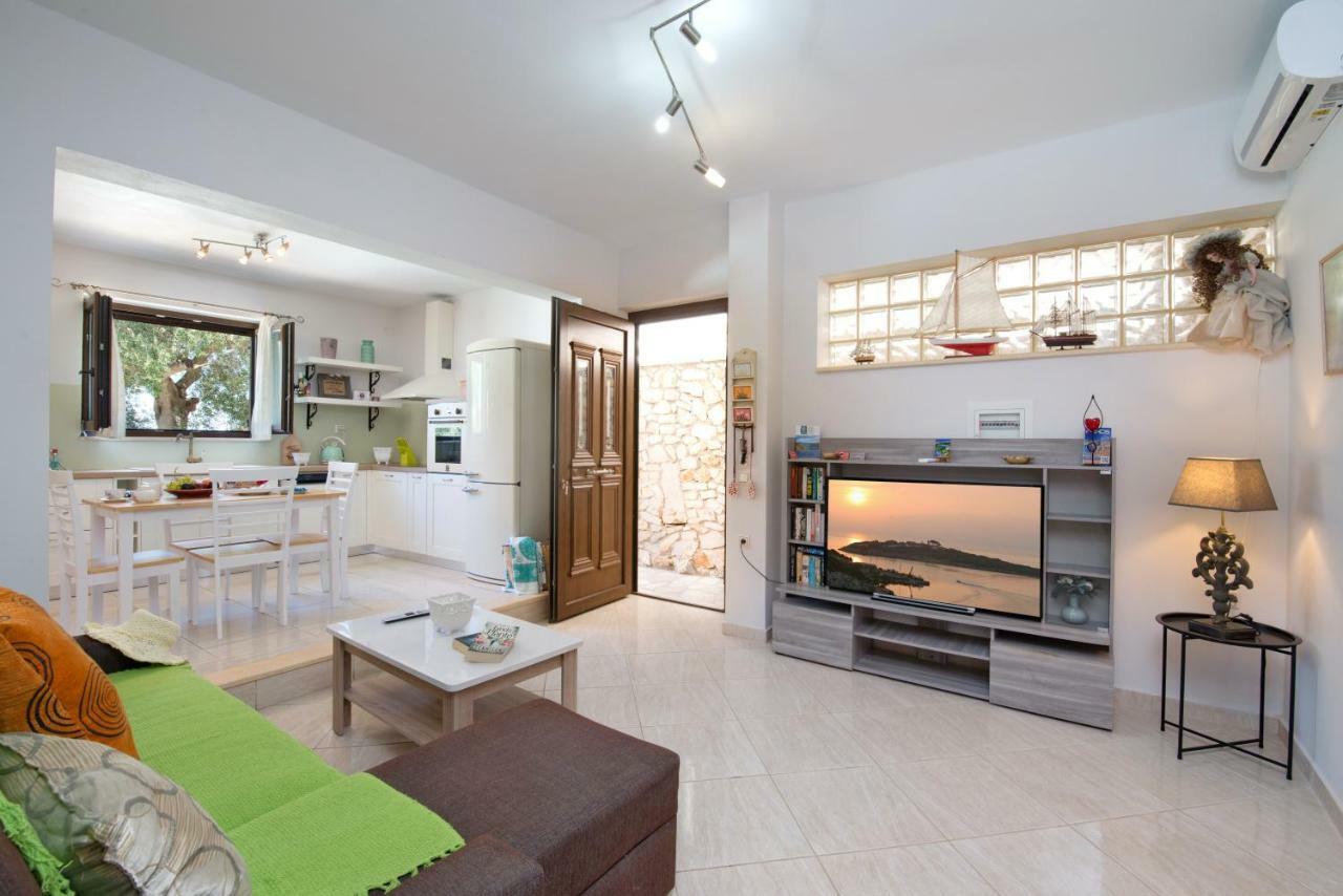 Ieromonachos Villa Bougarini Haven Family Villa Rock Pool Oasis מראה חיצוני תמונה